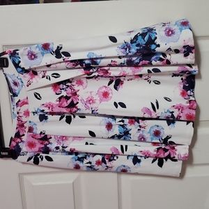Adrienne Vittadini flower skirt XS